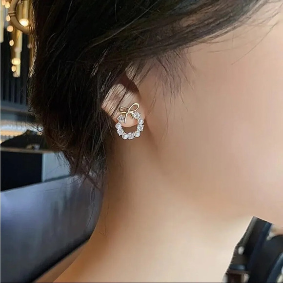 Pearly Diamond Wreath Floral Mini Delicate 925 Sterling Silver Gold Stud Earring - Picture 5 of 5